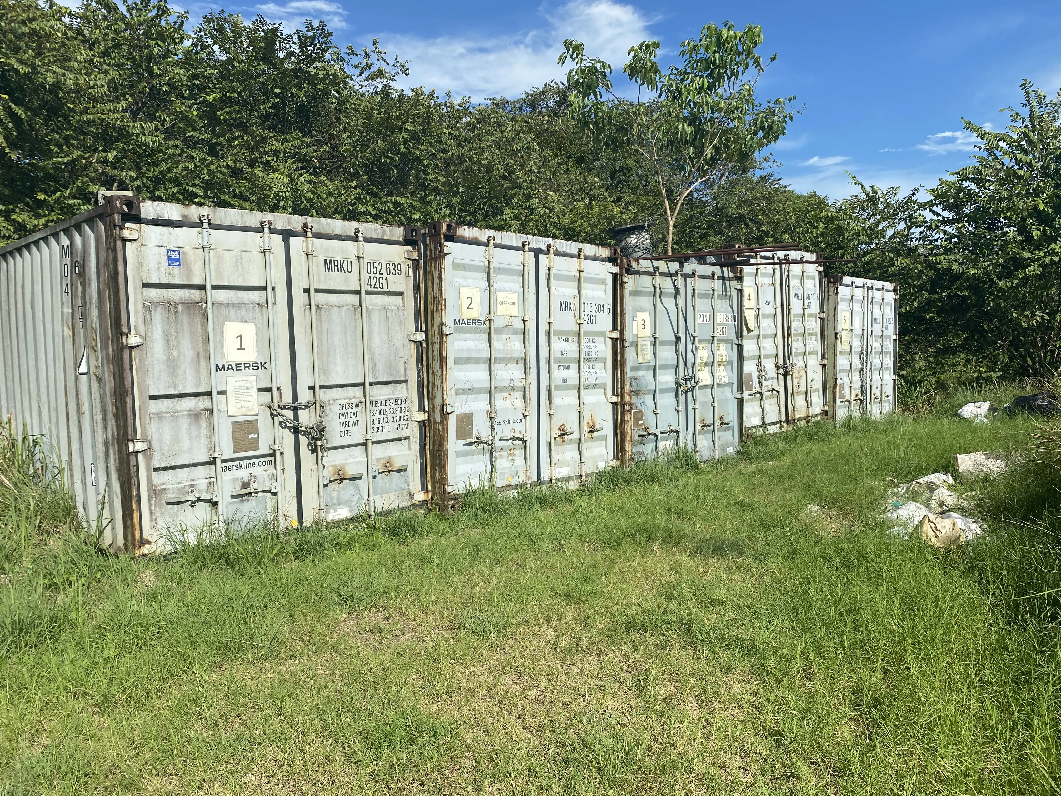 Contenedores en subasta